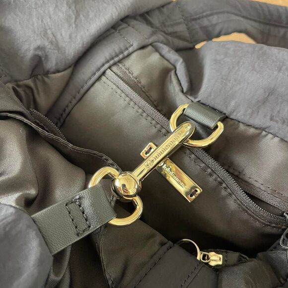 Lululemon Womens On My Level Black Tote Bag 2.0 19L. - Picture 4 of 8